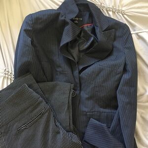 Woman’s pant suit set